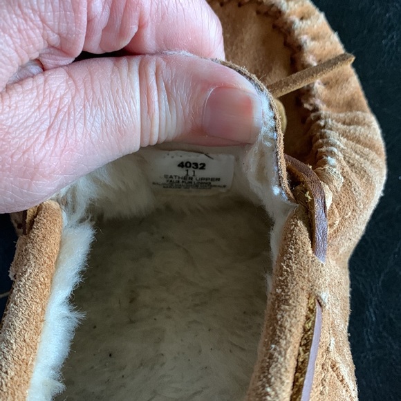Tan slippers size 11 - Picture 4 of 5